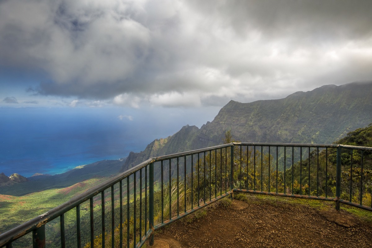 The Puʻu o Kila lookout at the end of Route 550
